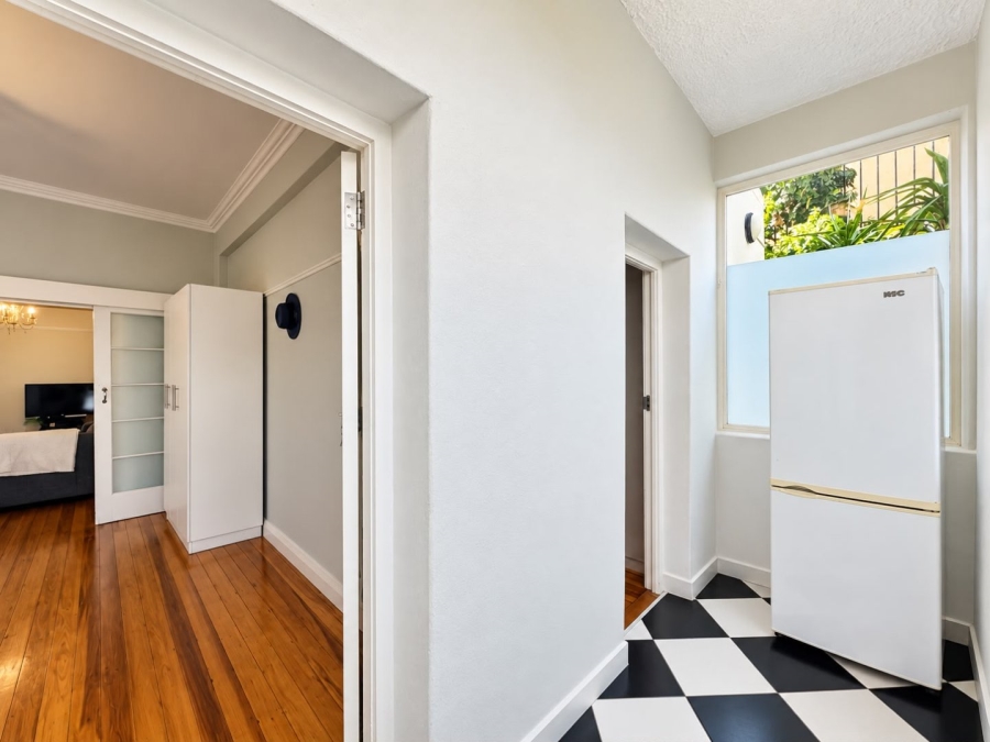 To Let 2 Bedroom Property for Rent in Sea Point Western Cape